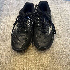 Mizuno women's volleyball shoes